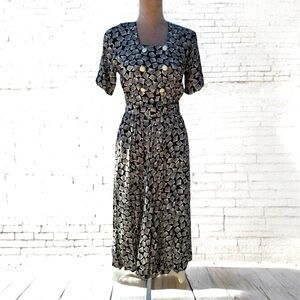 80's Carol Anderson Petites
Pullover Belted Stretch Waist
Pockets Buttons Dress